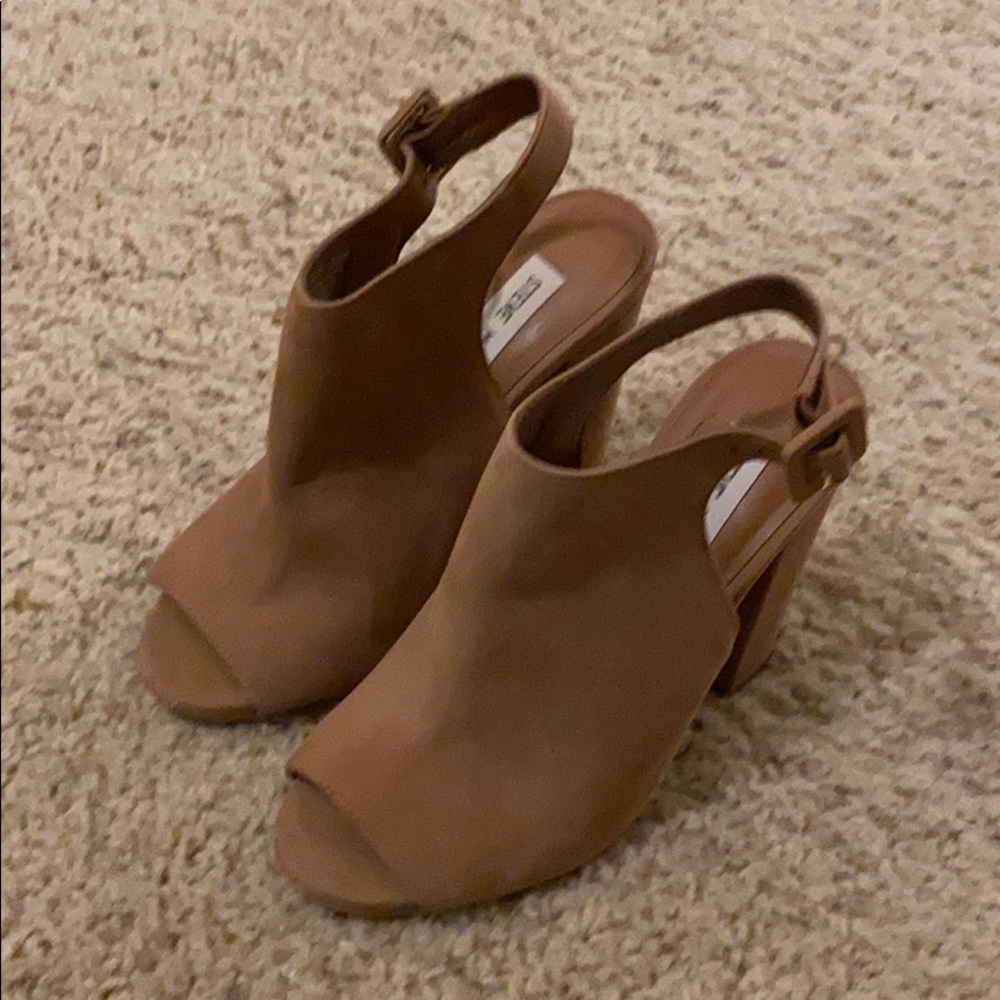 Steve Madden open toe shoe